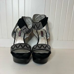 Dollhouse- wedges, black & silver Sz 9